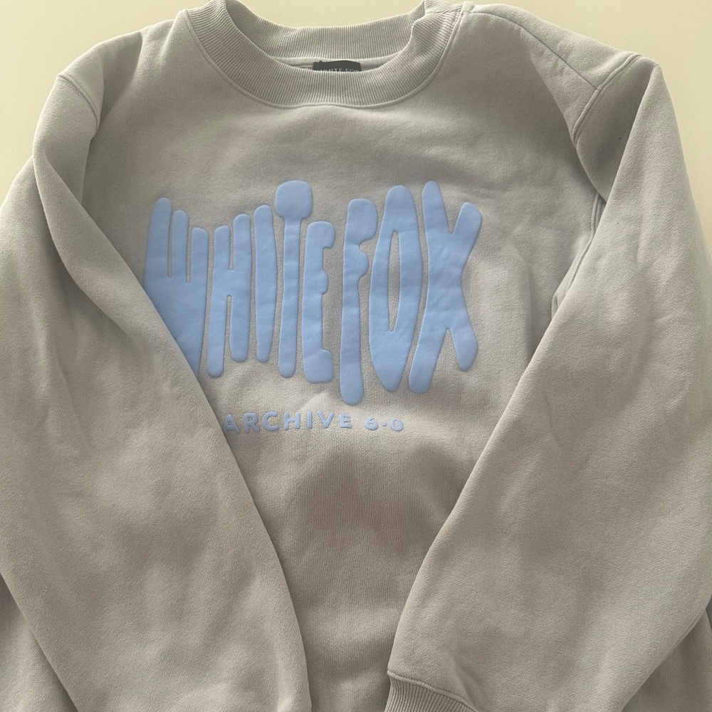White fox crewneck sweatshirt